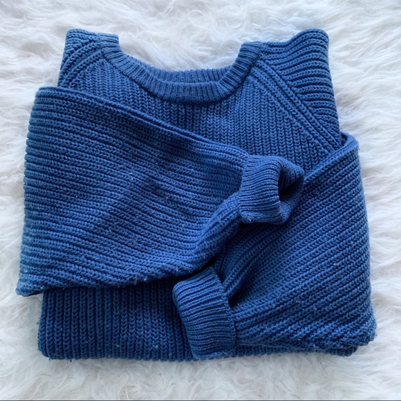 SOLD❣️Vintage Style Oversized Blue Sweater - Picture 2 of 7